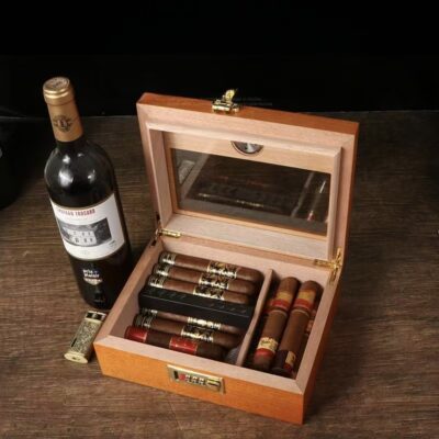 Custom Convenient Large Capacity Wooden Cigar Box