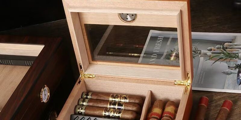 Custom Convenient Large Capacity Wooden Cigar Box