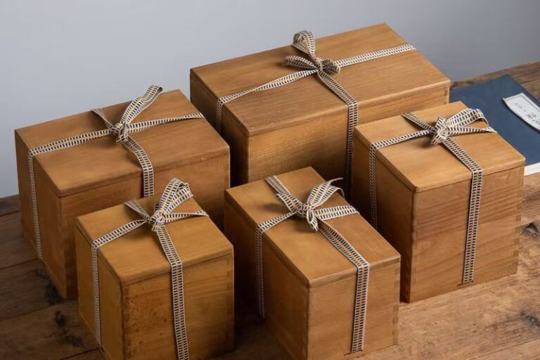 Custom Vintage Wooden Gift Box with Retro Design (6) Custom Vintage Wooden Gift Box for Storage and Decor