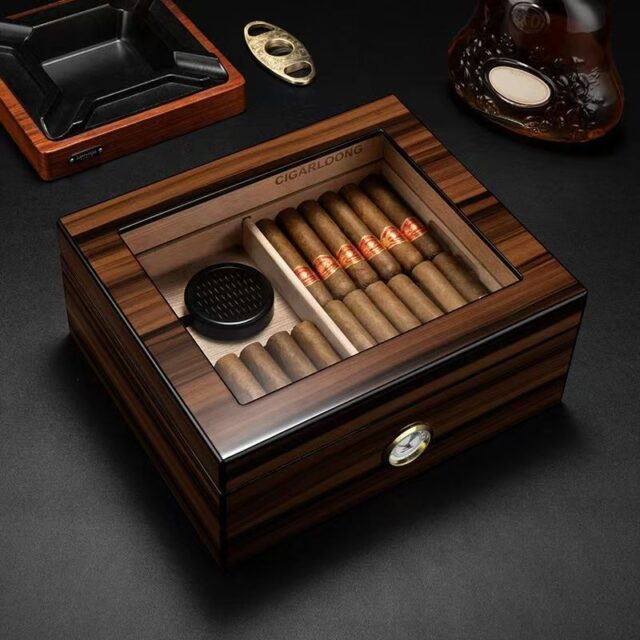 Custom High-Quality Wooden Cigar Box for Storage