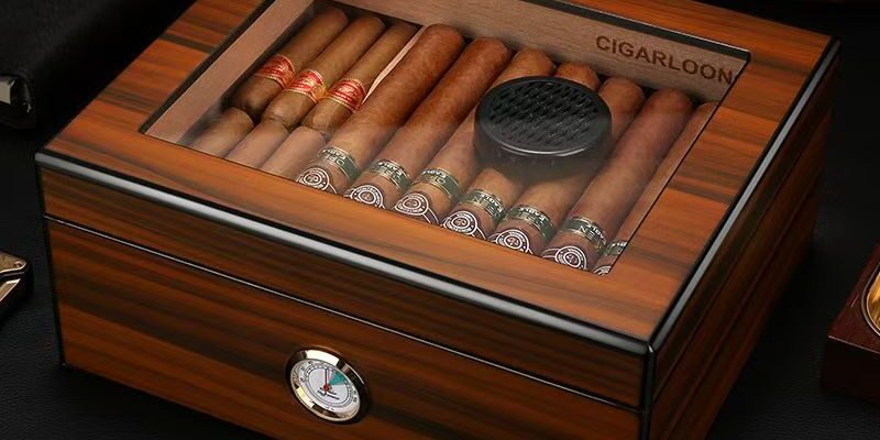 Custom Luxury Vintage Wooden Cigar Box