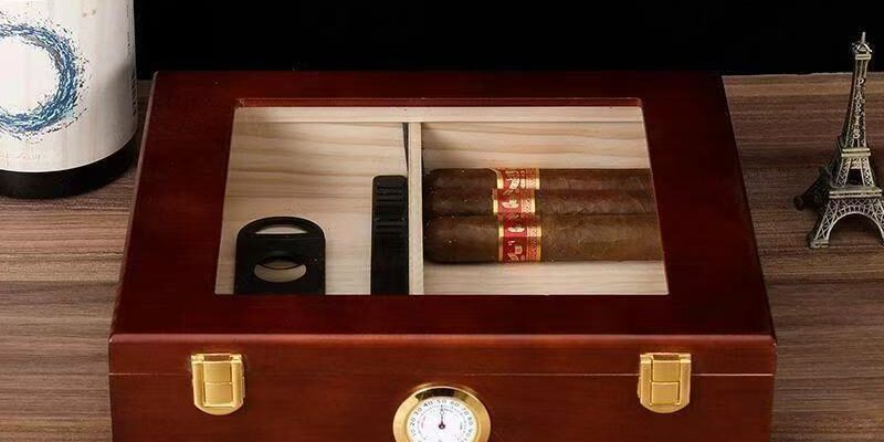 Custom Wooden Cigar Gift Box with Elegant Design