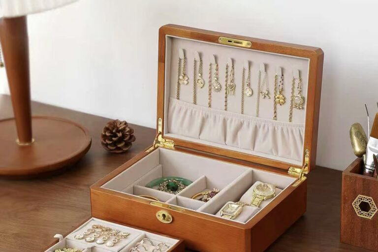 Custom Wooden Gift Box for Elegant Jewelry Storage (6) Custom Elegant Wooden Jewelry Storage Gift Box
