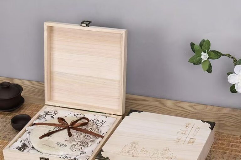 Custom Wooden Tea Box for Tea Cake Gift Packaging (4) Custom Wooden Tea Box for Pu-erh Tea Cake Storage