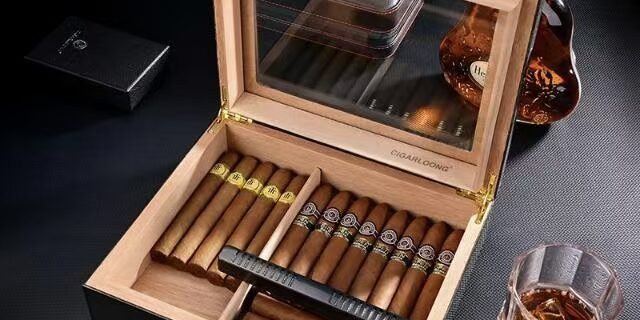 High-End Elegant Custom Wooden Cigar Box