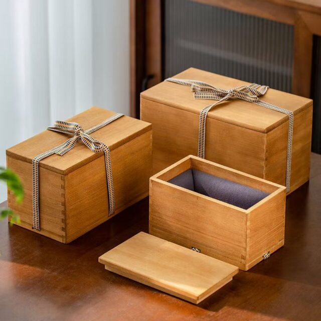 Exquisite Vintage Wooden Gift Box with Elegant Design