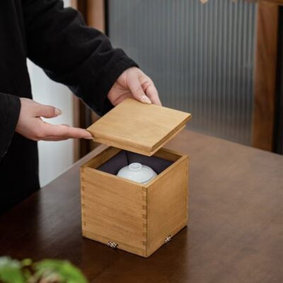 Exquisite Vintage Wooden Gift Box with Elegant Design