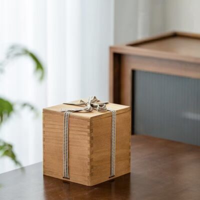 Exquisite Vintage Wooden Gift Box with Elegant Design