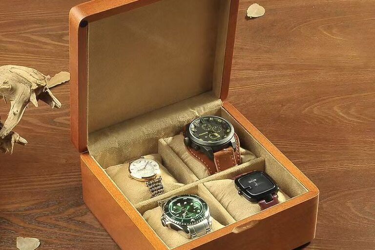 Vintage Custom Wooden Watch Box with Elegant Design (5) Custom Vintage Wooden Watch Box for Home Storage
