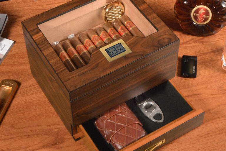 Classic Wooden Cigar Boxes for Large Capacity Storage (3) Large Capacity Classic Wooden Cigar Boxes for Storage