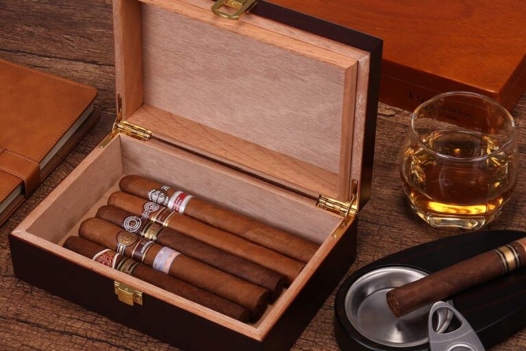 Portable Wooden Cigar Boxes for Convenient and Secure Storage (2) Professional Portable Wooden Cigar Boxes for Travel Use